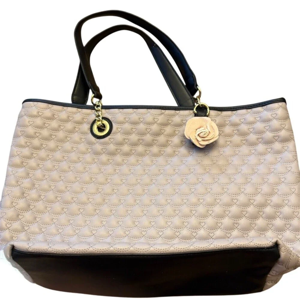 Betsey Johnson Quilted Tote Bag Large Light Grey Blush Black